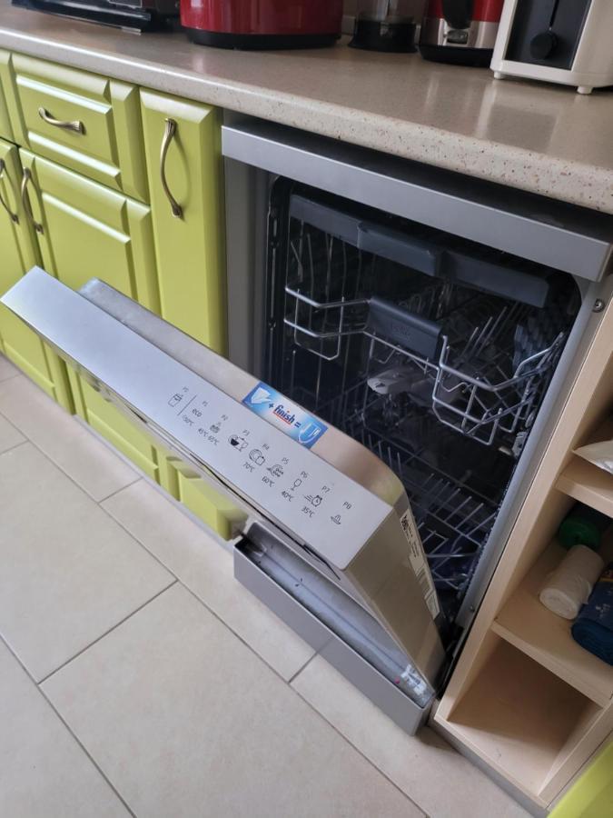 בוקרשט Family Friendly With Kids Room, Quiet And Peaceful מראה חיצוני תמונה